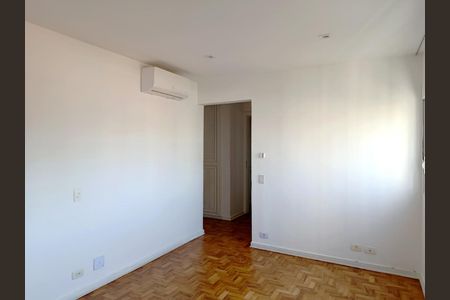 Apartamento à venda com 132m², 2 quartos e 2 vagas Apartamento à venda com 132m², 2 quartos e 2 vagasSuíte