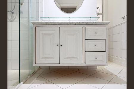 Apartamento à venda com 132m², 2 quartos e 2 vagas Apartamento à venda com 132m², 2 quartos e 2 vagasBanheiro da Suíte