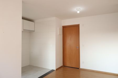 Sala de apartamento para alugar com 2 quartos, 44m² em Colônia (zona Leste), São Paulo