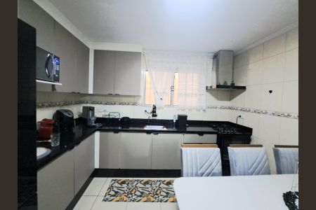 Casa à venda com 275m², 5 quartos e 4 vagas