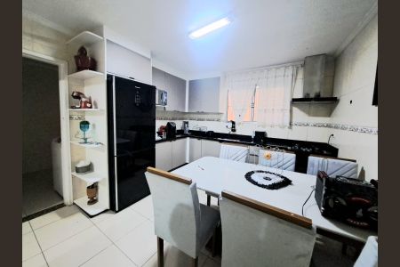 Casa à venda com 275m², 5 quartos e 4 vagas