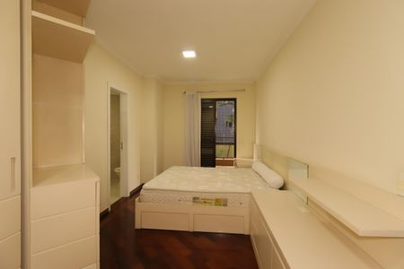 Apartamento à venda com 159m², 3 quartos e 3 vagasSuíte