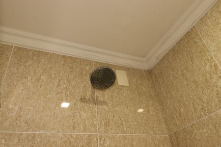 Apartamento à venda com 159m², 3 quartos e 3 vagasBanheiro da Suíte - Chuveiro