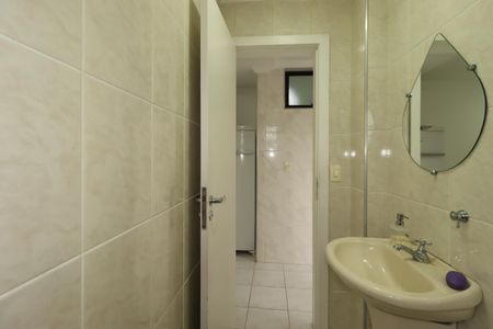 Apartamento à venda com 159m², 3 quartos e 3 vagasBanheiro de Serviço