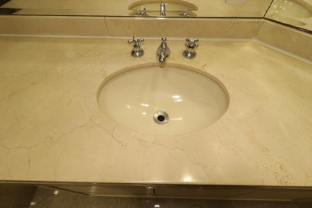 Apartamento à venda com 159m², 3 quartos e 3 vagasBanheiro da Suíte - Pia