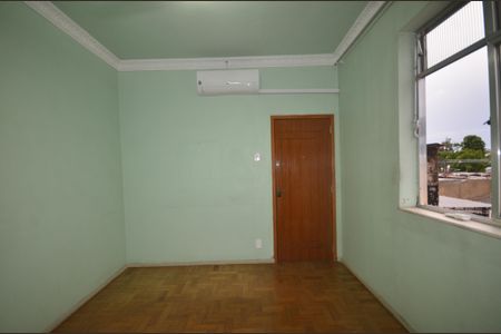 Sala de casa para alugar com 2 quartos, 80m² em Marechal Hermes, Rio de Janeiro