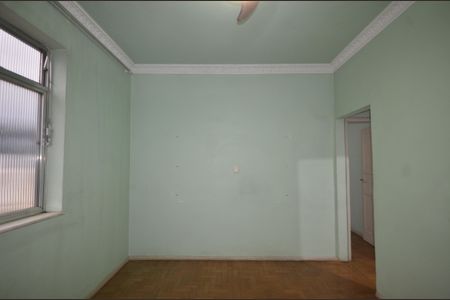 Sala de casa para alugar com 2 quartos, 80m² em Marechal Hermes, Rio de Janeiro