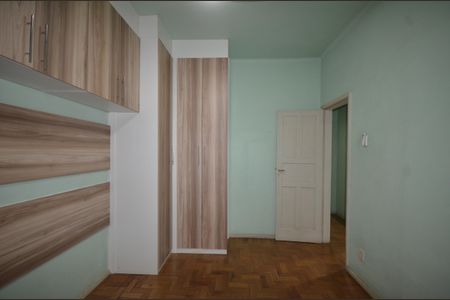 Quarto 1 de casa para alugar com 2 quartos, 80m² em Marechal Hermes, Rio de Janeiro