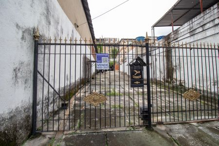 Casa à venda com 200m², 4 quartos e 2 vagas Casa à venda com 200m², 4 quartos e 2 vagasPlaca