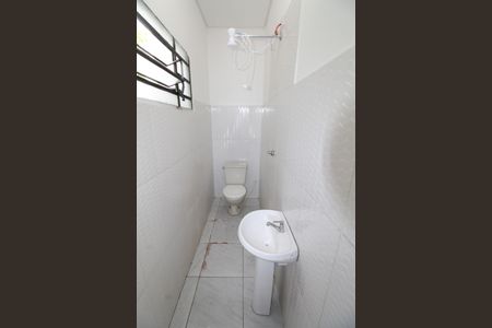 Banheiro de kitnet/studio para alugar com 1 quarto, 18m² em Vila Iracema, São José dos Campos