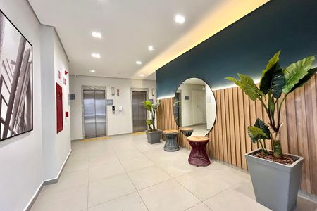 Apartamento à venda com 37m², 2 quartos e sem vaga Apartamento à venda com 37m², 2 quartos e sem vagaHall social