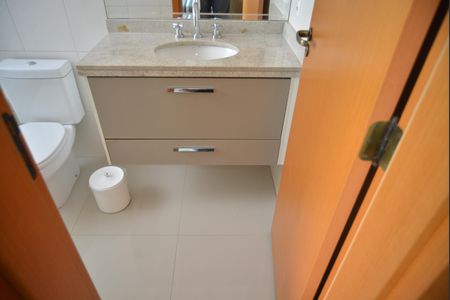 Apartamento à venda com 126m², 3 quartos e 3 vagasBanheiro da Suíte