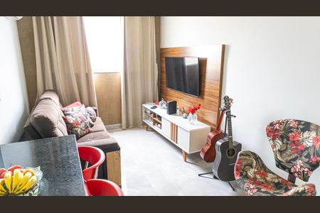 Sala de apartamento à venda com 2 quartos, 63m² em Heliópolis, Belo Horizonte
