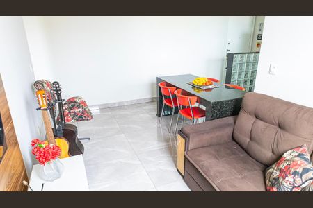 Sala de apartamento à venda com 2 quartos, 63m² em Heliópolis, Belo Horizonte