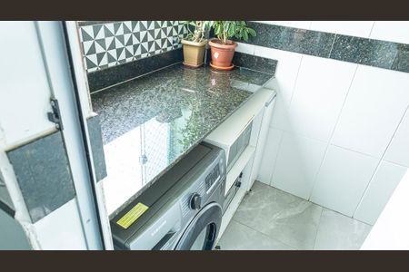 Apartamento à venda com 63m², 2 quartos e 1 vagaArea de serviço