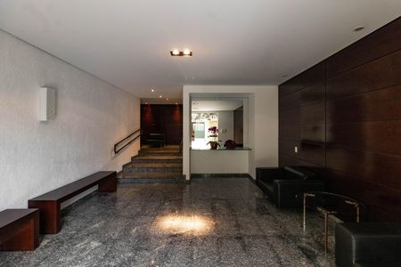 Apartamento para alugar com 118m², 2 quartos e 2 vagasHall social