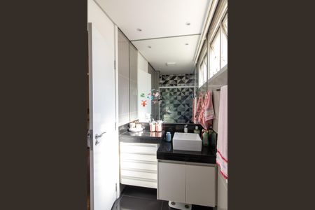 Apartamento à venda com 98m², 3 quartos e 1 vaga Apartamento à venda com 98m², 3 quartos e 1 vagaBanheiro