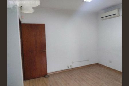 Casa para alugar com 3 quartos, 190m² em Vila Uberabinha, São Paulo