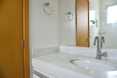 Apartamento à venda com 63m², 2 quartos e 2 vagasBanheiro da Suíte