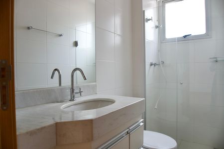 Apartamento à venda com 63m², 2 quartos e 2 vagasBanheiro Social