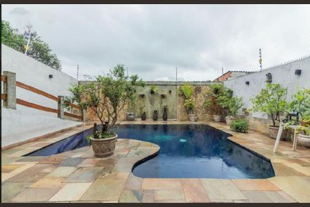 Casa para alugar com 408m², 5 quartos e 2 vagas