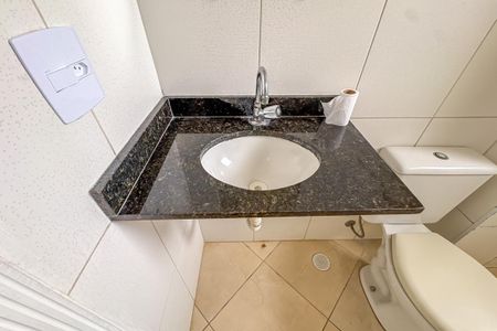 Casa para alugar com 156m², 3 quartos e 1 vaga Casa para alugar com 156m², 3 quartos e 1 vagaBanheiro Social