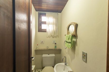 Casa para alugar com 400m², 5 quartos e 4 vagasLavabo