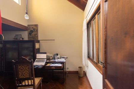 Casa para alugar com 400m², 5 quartos e 4 vagasEscritório