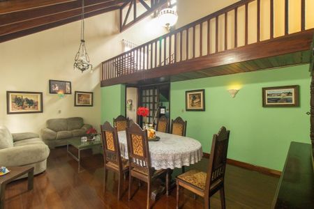 Casa para alugar com 400m², 5 quartos e 4 vagasSala