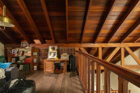 Casa para alugar com 400m², 5 quartos e 4 vagasÁtico