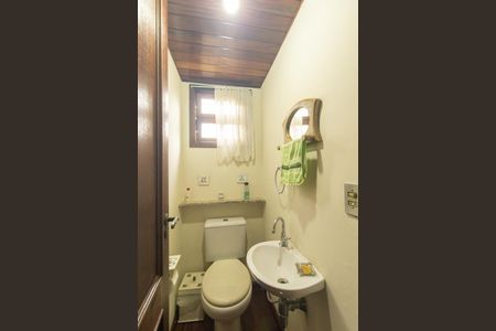 Casa para alugar com 400m², 5 quartos e 4 vagasLavabo