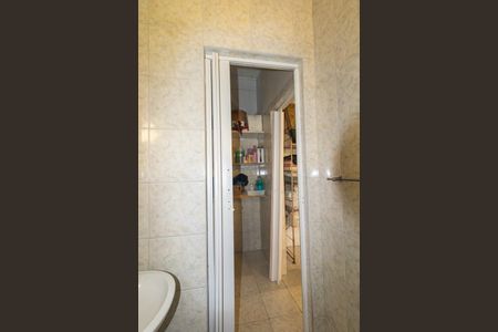 Casa para alugar com 400m², 5 quartos e 4 vagasBanheiro de Serviço