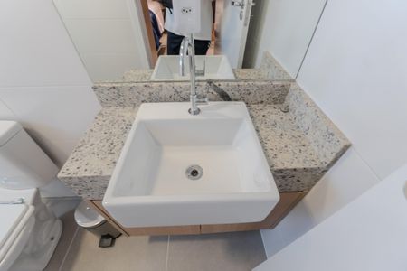 Banheiro de kitnet/studio para alugar com 1 quarto, 26m² em Jardins, São Paulo