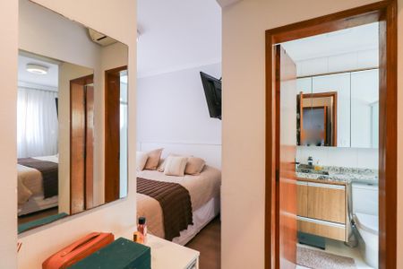 Apartamento à venda com 170m², 4 quartos e 2 vagas Apartamento à venda com 170m², 4 quartos e 2 vagasSuíte