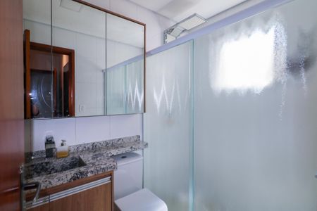 Apartamento à venda com 170m², 4 quartos e 2 vagas Apartamento à venda com 170m², 4 quartos e 2 vagasBanheiro da Suíte