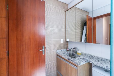 Apartamento à venda com 170m², 4 quartos e 2 vagas Apartamento à venda com 170m², 4 quartos e 2 vagasBanheiro da Suíte