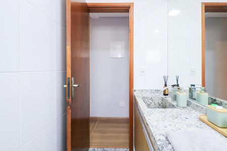 Apartamento à venda com 170m², 4 quartos e 2 vagas Apartamento à venda com 170m², 4 quartos e 2 vagasBanheiro