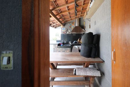 Apartamento à venda com 170m², 4 quartos e 2 vagas Apartamento à venda com 170m², 4 quartos e 2 vagasÁrea de Serviço