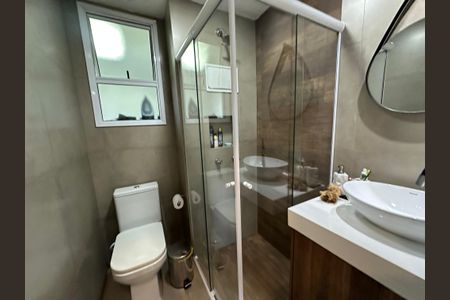 Apartamento à venda com 79m², 2 quartos e 2 vagasBanheiro social