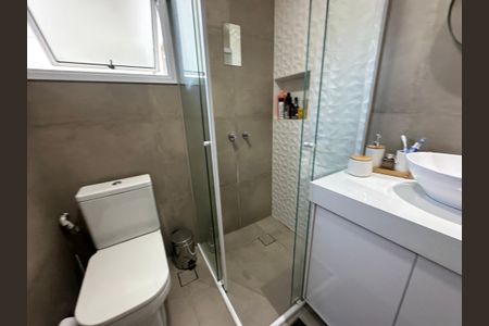 Apartamento à venda com 79m², 2 quartos e 2 vagasBanheiro da Suíte