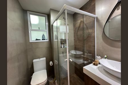 Apartamento à venda com 79m², 2 quartos e 2 vagasBanheiro social