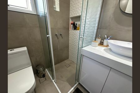 Apartamento à venda com 79m², 2 quartos e 2 vagasBanheiro da Suíte