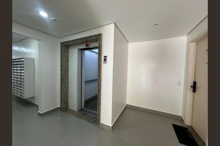 Apartamento à venda com 79m², 2 quartos e 2 vagasHall de entrada