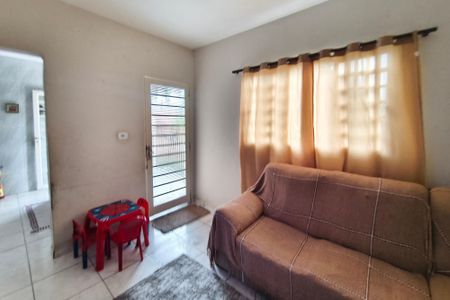 Casa à venda com 90m², 2 quartos e 2 vagas Casa à venda com 90m², 2 quartos e 2 vagasSala