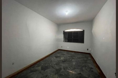 Casa para alugar com 8 quartos, 219m² em Centro, Contagem