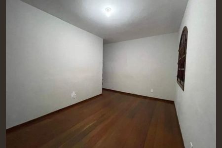 Casa para alugar com 8 quartos, 219m² em Centro, Contagem