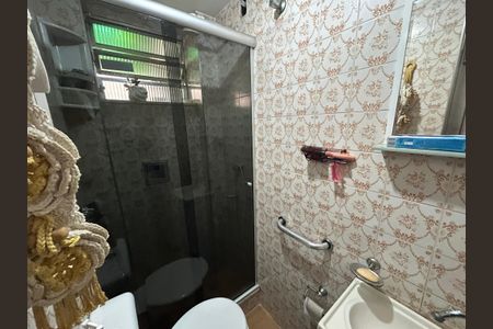 Casa à venda com 195m², 3 quartos e 4 vagasBanheiro 2