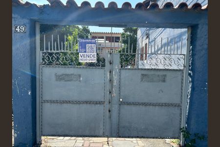 Casa à venda com 195m², 3 quartos e 4 vagasFachada + plaquinha