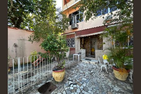 Casa à venda com 195m², 3 quartos e 4 vagasQuintal