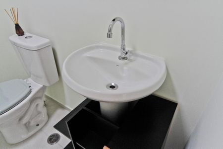 Apartamento para alugar com 34m², 2 quartos e sem vaga Apartamento para alugar com 34m², 2 quartos e sem vagaBanheiro